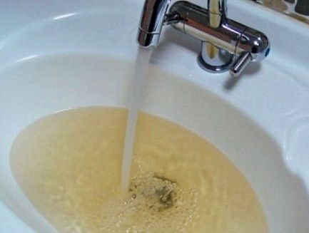 Жёлтая вода из крана